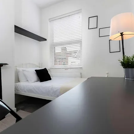 4 Bedroom 3 Bath House ريدكار