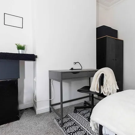 بيت للعطل 4 Bedroom 3 Bath House ريدكار